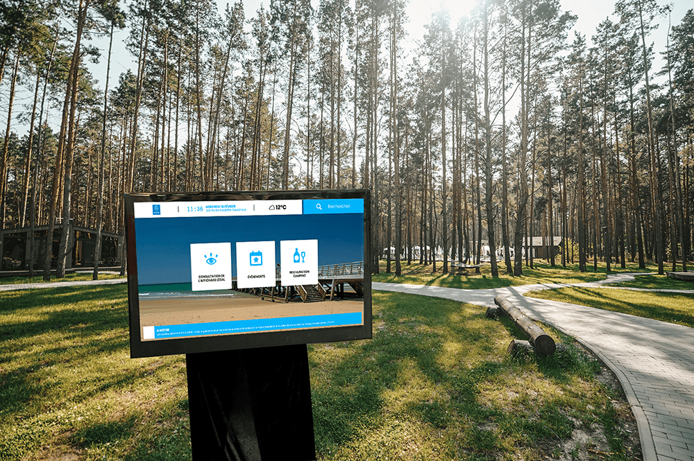 Affichage dynamique dans les campings : comment réussir la digitalisation de l’hôtellerie de plein air
